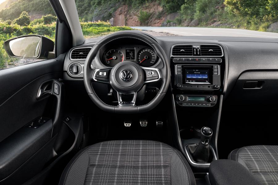  Volkswagen Polo GT Sedan 2016 года  (фото 9 из 10)